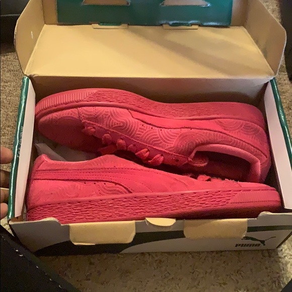 Pink Suede Puma Classic - Picture 1 of 2
